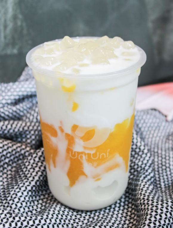 Pineapple Yogurt with Crystal Boba凤梨脆波波酸奶