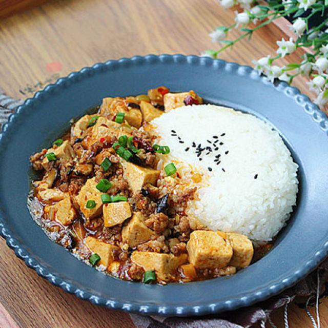 Tofu with Mushroom Rice Bowl香菇豆腐盖飯