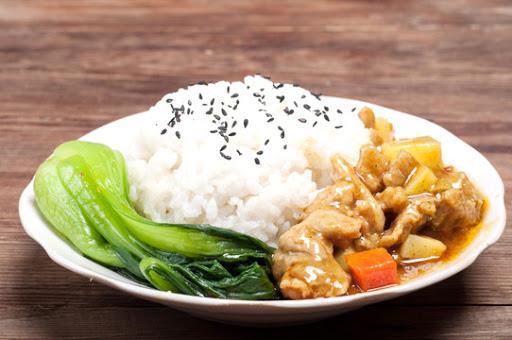 Curry Chicken Rice Bowl咖哩雞盖飯