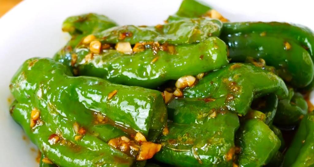 Fried Jalapenos (Spicy and Sour)虎皮青椒